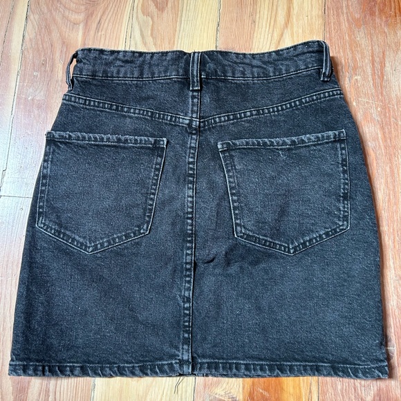 Black Denim Mini Skirt Zara - Picture 2 of 3